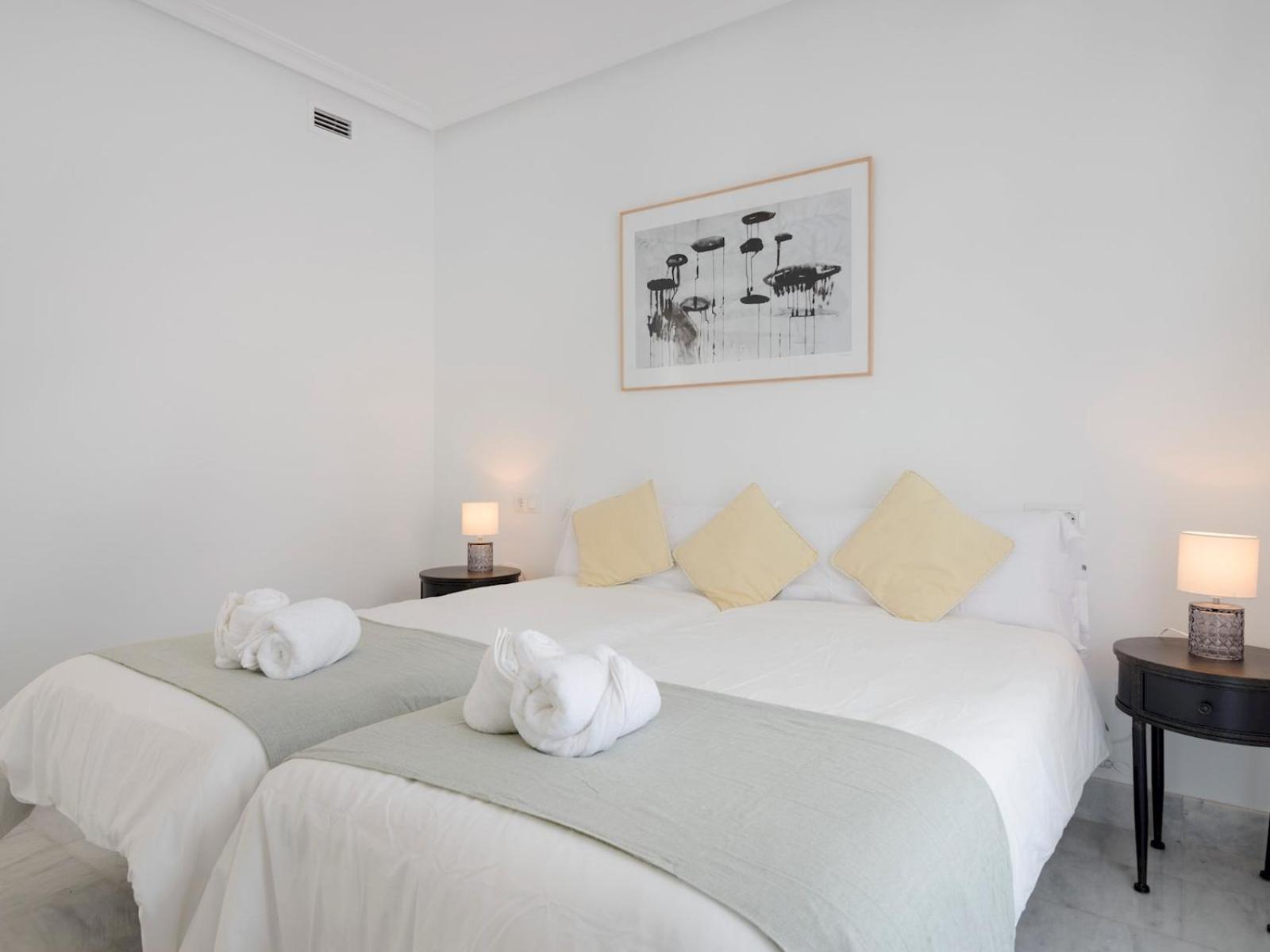 Pass The Keys Stunning Beachfront In Apartment *